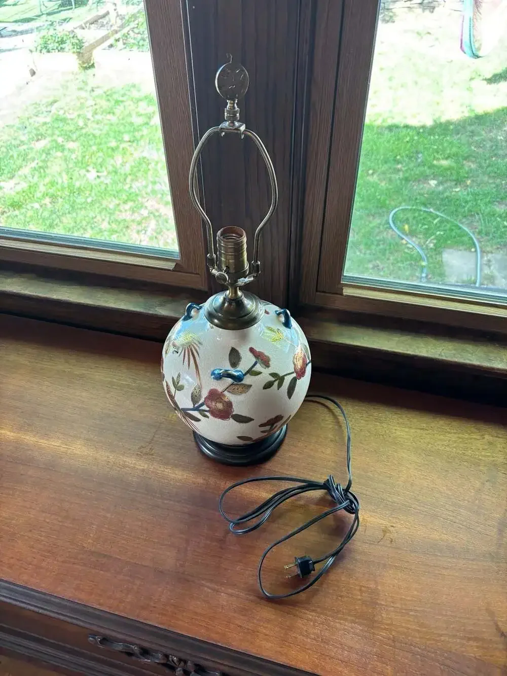 Vintage Chinoiserie Crackle Glaze Ceramic Bird And Floral Table Lamp